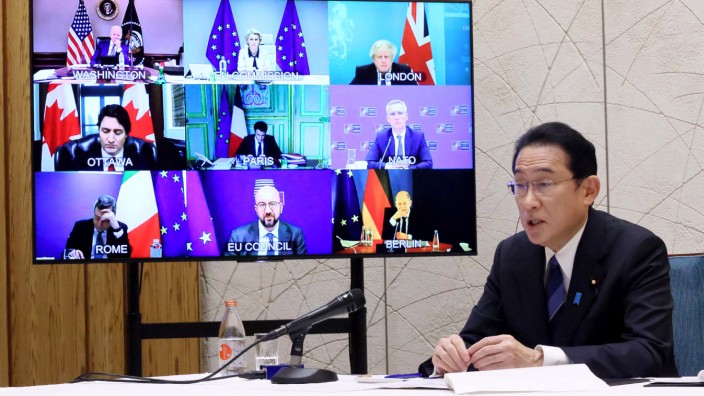 Nato-Partner in Ostasien: Japans Premier Fumio Kishida im Videogespräch mit den Regierungschefs der G-7-Staaten.