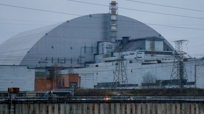 Krieg in der Ukraine: Ausgerechnet die supermoderne Schutzhülle "New Safe Confinement" über dem Reaktor stellt nun ein Risiko dar.