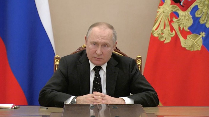 Ukraine-Krise: Wladimir Putins Entscheidung bedeutet zunächst vor allem, dass das Militär die Atomwaffen schneller zum Einsatz bringen kann.