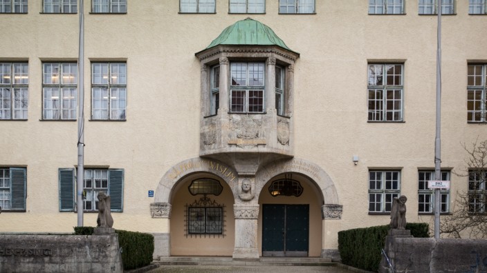 Karlsgymnasium Pasing: Am Karlsgymnasium in Pasing wurde die judenfeindliche Parole entdeckt.