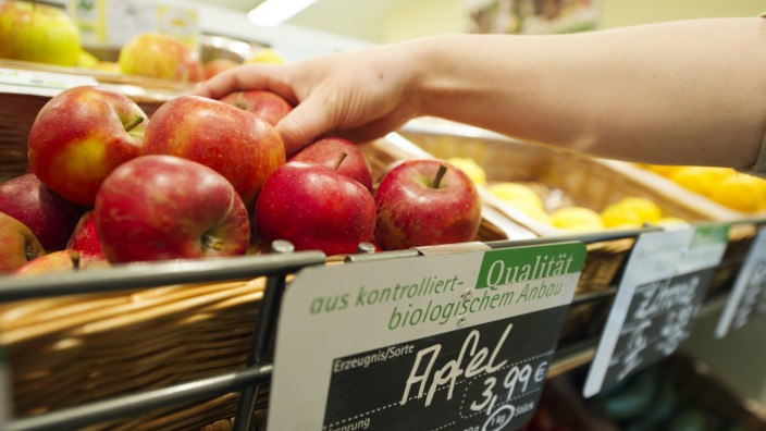 Landwirtschaft: Bio-Lebensmittel werden bei Kunden immer beliebter. In Bayern sollen bis 2030 mindestens 30 Prozent der landwirtschaftlichen Fläche ökologisch bewirtschaftet werden.