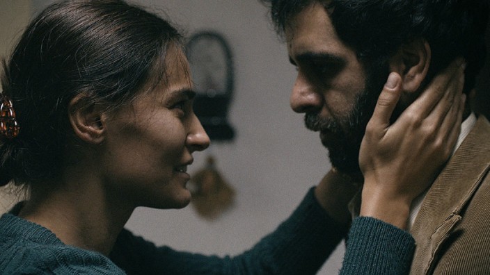 "Saf" im Kino: Wütend auf ihr hartes Leben im Armenviertel: Remziye (Saadet Aksoy) und Kamil (Erol Afşin).