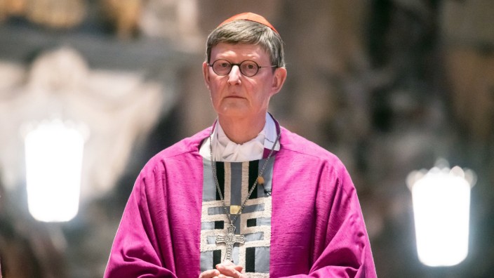 Krise der katholischen Kirche: Kölns Erzbischof Kardinal Rainer Maria Woelki während eines Gottesdienstes