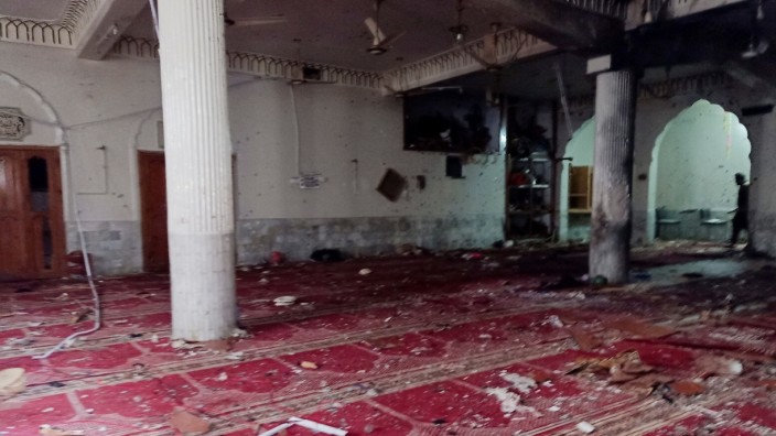 Terrorismus: Ein Bild zeigt die Zerstörung in der Moschee in Peshawar nach dem Anschlag.