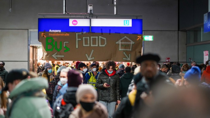 04.03.2022,Berlin,Deutschland,GER,Impressionen von ankommenden ukrainische Flüchtlinge am Berliner Hauptbahnhof. *** 04