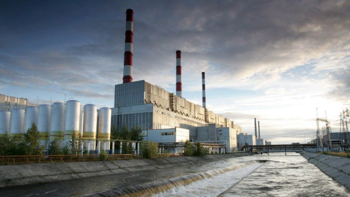 Energiekonzern: Archivfoto des Kraftwerks Surgutskaya in Sibirien: Noch ist Uniper zu knapp 84 Prozent an fünf Gas- und Kohlemeilern in Russland beteiligt.