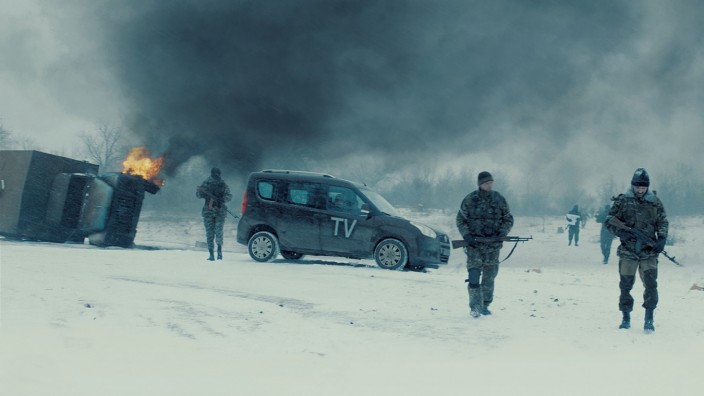 Ukrainische Filmemacher und ihre Werke: Kein Nachrichtenfoto, sondern ein Bild aus dem Spielfilm "Donbass" (2018) des ukrainischen Filmemachers Sergei Loznitsa.