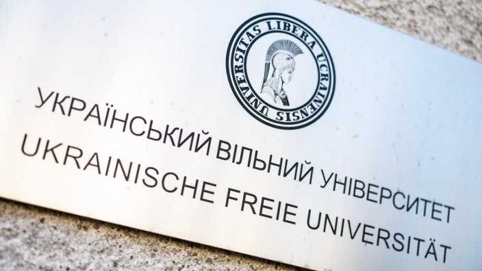Uni, Schule, Kirchen: Eine der wichtigsten Einrichtungen der ukrainischen Community in Deutschland: die Ukrainische Freie Universität unweit von Schloss Nymphenburg.