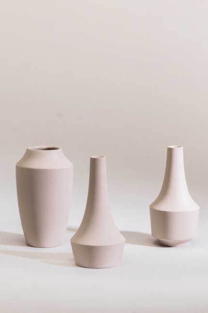 Bouquets: For broken flowers and memories of a walk: a set of mini mole vases by Studio Drei (54 euros).