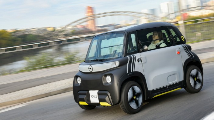 Mikromobilität: Der Rocks-e ist Opels Beitrag zur Mikromobilität. Eigentlich ein Leichtkraftwagen, darf er mit einem Mofaführerschein gefahren werden.