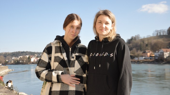 Ukraine-Krieg: Mit der Hilfe eines Kollegen sind Anna Sarmina, 43, und ihre 16-jährige Tochter Lisa am 2. März aus Kiew in Passau angekommen. Eine Flucht, in der auch eine Chance stecken könnte.