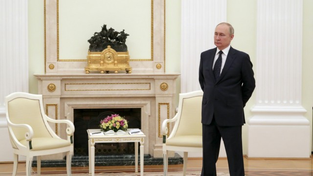 War and gender: Vladimir Putin is waiting for Belarusian President Alexander Lukashenko in the Kremlin on Friday.