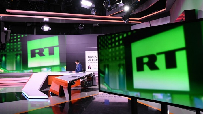 RT DE: Studio des russischen Staatssenders RT - der nach EU-Recht nicht mehr innerhalb der Europäischen Union senden darf.