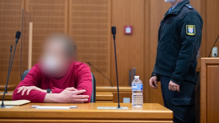 NSU-2.0-Prozess: Alexander M., 54, am ersten Prozesstag Ende Februar im Frankfurter Gerichtssaal.