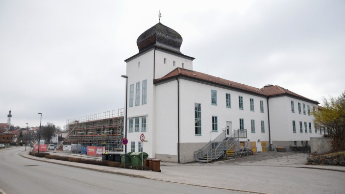 Haushalt 2022 in Bad Tölz: Der Neubau an der Tölzer Jahnschule gehört zu den größten Investitionen der Stadt. In diesem Jahr sind dafür mehr als drei Millionen Euro im Haushalt eingeplant.