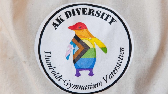 Diversität: Das Logo des Arbeitskreises: Ein bunter Pinguin.