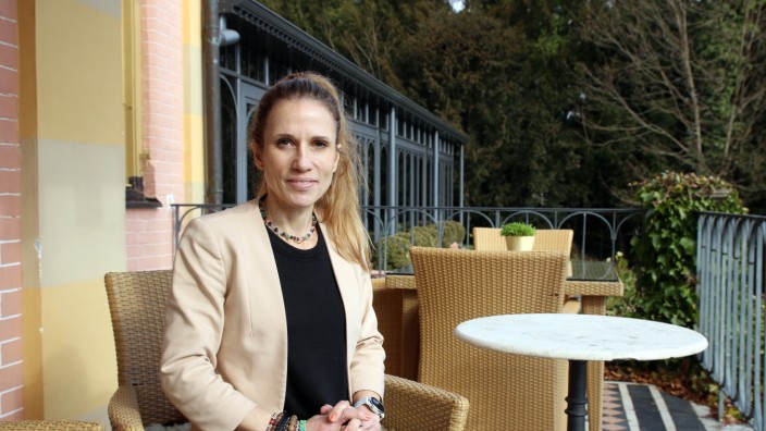 Weltfrauentag: Katja Lindo, 48, führt das Hotel "La Villa" in Niederpöcking. Sie ist zudem Starnberger Kreisvorsitzende der Industrie- und Handelskammer (IHK).