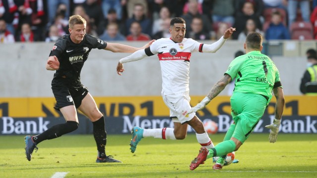 Stuttgart schlägt Augsburg: Ließ FCA-Keeper Rafal Gikiewicz keine Chance: Tiago Tomas.
