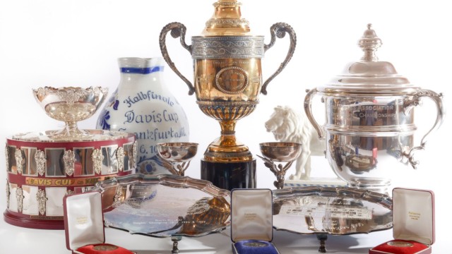 Insolvency proceedings against Boris Becker: In the summer of 2019, Becker's bankruptcy administrator had several trophies and personal belongings of the former top athlete auctioned off, including worn tennis socks.  But some trophies could not be found for auction.