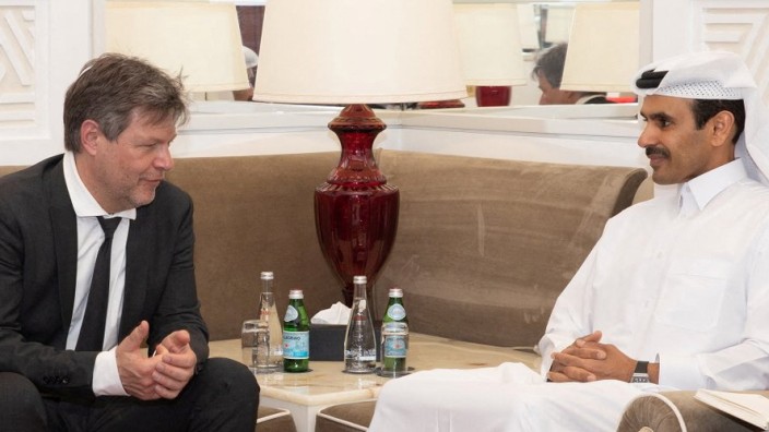 Vorwürfe: Katars Energieminister Saad Sherida al-Kaabi kritisiert Bundeswirtschaftsminister Robert Habeck (hier eine Aufnahme von März 2022).