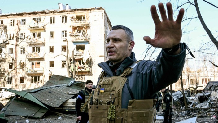Vitali Klitschko: Tote und zerstörte Häuser: Vitali Klitschko regiert als Bürgermeister eine Stadt unter Beschuss