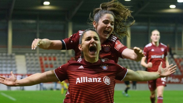 Champions League: In the Bundesliga, the league will play for Jennana Damnjanovic (vorne) and Sarah Zadrazil for a match at the point of the VfL Wolfsburg.