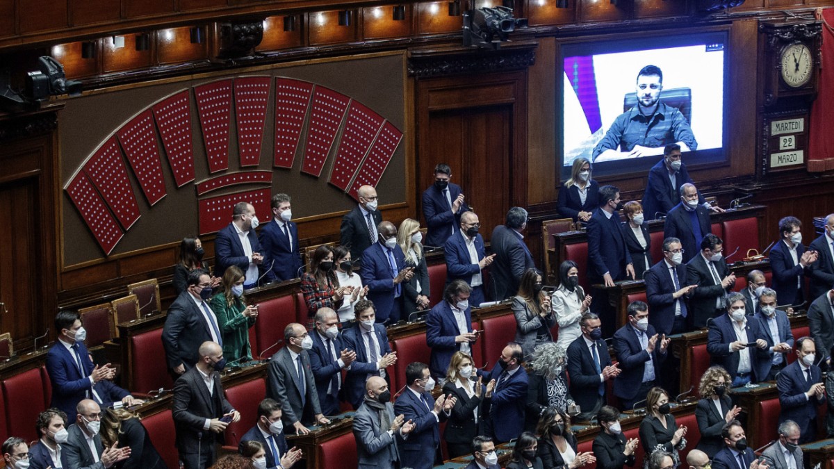 Zelenskiy all’Italia: “Immagina se Mariupol fosse il Genoa” – Politica