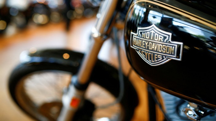 Sonderzölle: Eine Harley Davidson in einem Showroom in London. Die Strafzölle fallen zum 1. Juni.