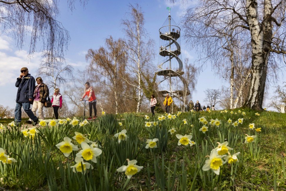 Kalendarischer Frühlingsanfang mit viel Sonne. In Stuttgart stieg das Thermometer auf bis zu 18 Grad. Höhenpark Killesbe