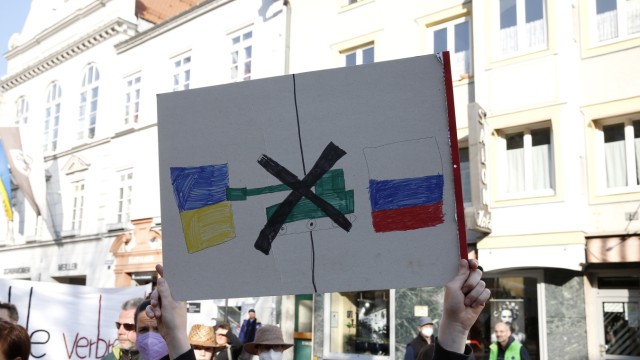 Klimademo: Die Demonstranten forderten ein Ende des russischen Krieges in der Ukraine.