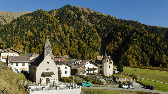 Südtirol: Der kleine Ort Plawenn liegt abgelegen im Obervinschgau. Hier gibt es, anders als sonst in Südtirol, keine Hotels. Nur Meßners Kultur-Gasthaus.