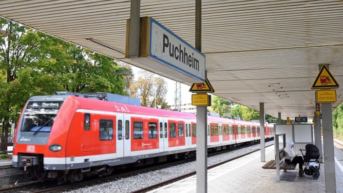 Puchheim: Die Gleise zwei und drei des Puchheimer S-Bahnhofs.