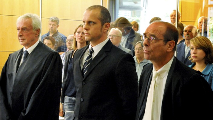 Doppelmord von Babenhausen: Im Juli 2011 verurteilt das Landgericht Darmstadt Andreas Darsow, damals 41, wegen zweifachen Mordes und versuchten Mordes zu lebenslanger Haft.