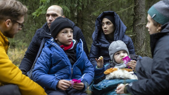 Syrische Flüchtlinge in Belarus an der Grenze zu Polen