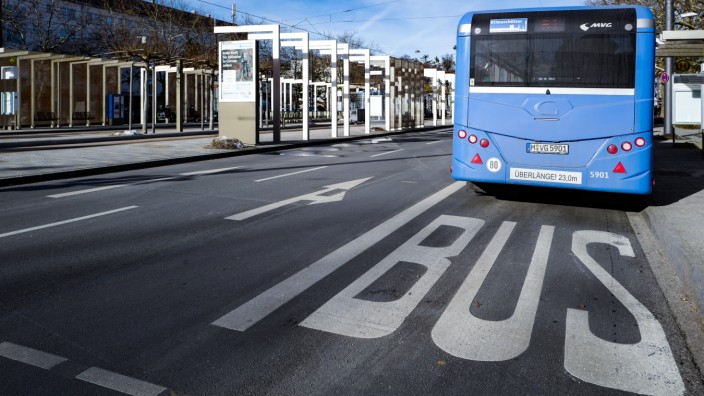 Öffentlicher Nahverkehr: Bus verpasst? In einer Stadt wie München ist das nicht so schlimm, den meist kommt der nächste in wenigen Minuten. Nicht so jedoch in ländlichen Regionen.