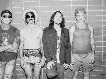„Unlimited Love“ von den „Red Hot Chili Peppers“: Kuschelrock