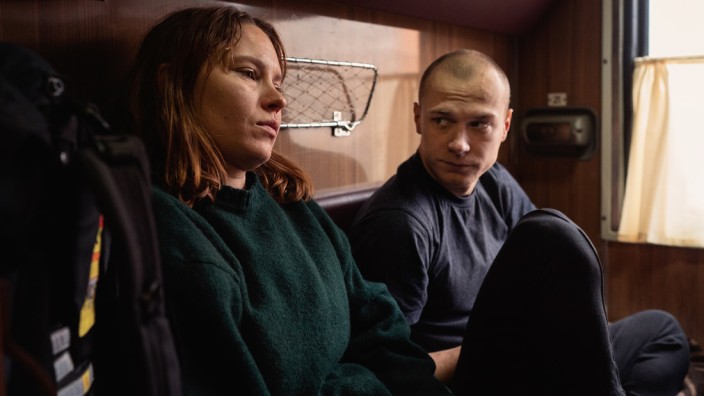 Film "Abteil Nr. 6": Zwangsvereint im Zug von Moskau nach Murmansk: Seidi Haarla und Yuriy Borisov in "Abteil Nr. 6".