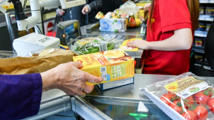 Preise: Die Inflation ist an der Supermarktkasse zu spüren: Nicht nur Gas, Heizöl und Benzin, sondern auch Lebensmittel sind im März drastisch teurer geworden.
