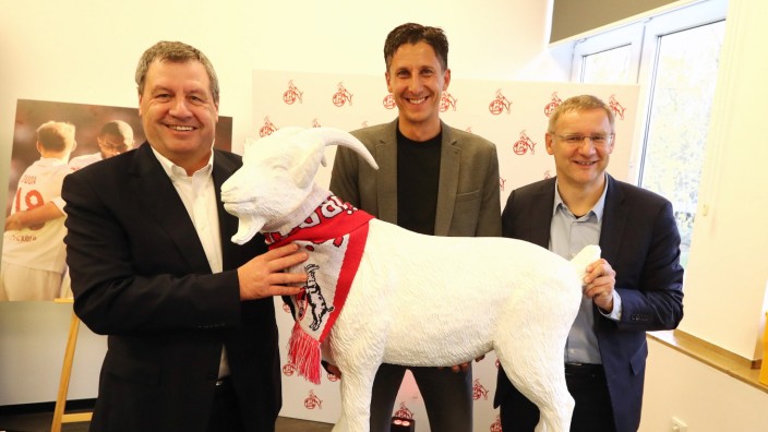 1. FC Köln: Der neue Sportchef Christian Keller bei seiner Vorstellung mit Präsident Werner Wolf und Vizepräsident Eckhard Sauren