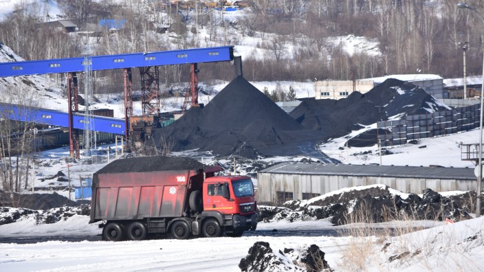 Russland-Sanktionen: Kohlemine in Sibirien: Die EU untersagt nun solche Einfuhren.