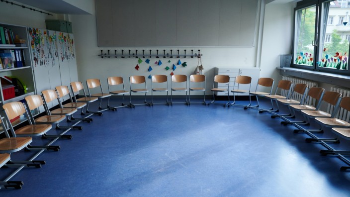 Schulen: Klassenzimmer in Berlin: Wenn es nach der Gewerkschaft GEW geht, sollten in Grundschulen maximal 19 Kinder pro Klasse unterrichtet werden.