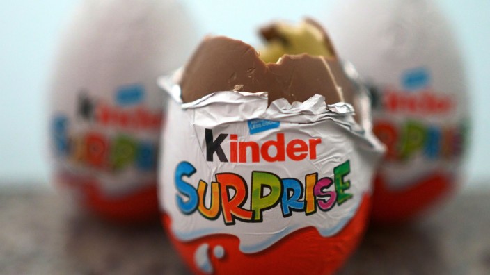 Salmonellen-Verdacht: Chargen von "Kinder"-Überraschungseiern, "Kinder"-Schoko-Bons und einige Osterartikel werden von Ferrero in Deutschland zurückgerufen.