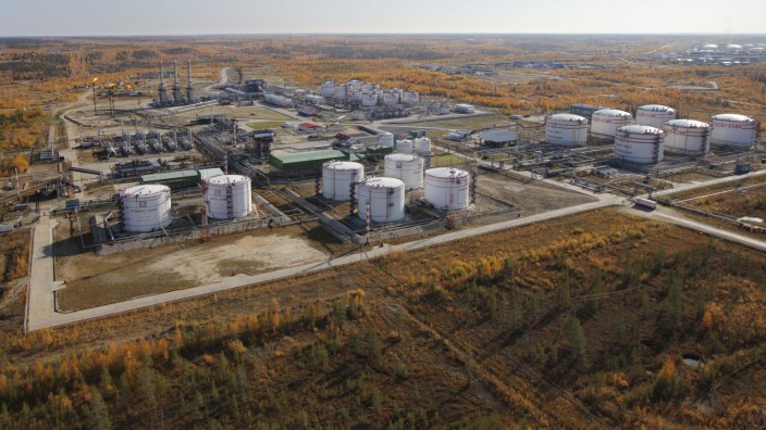 Öl- und Gas-Import: Öl-Einnahmen machen den größten Teil der russischen Budgetfinanzierung aus: Lagertanks in Ussinsk in Nordrussland.