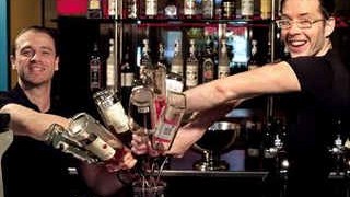 Barkeeper: Barkeeper müssen die verschiedensten Getränkemischungen beherrschen.