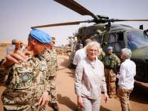 Bundeswehr: Lambrecht auf schwieriger Mission in Mali
