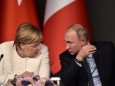 Angela Merkel und Wladimir Putin 2018 in Istanbul