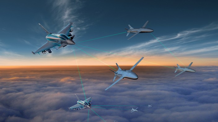 Künstliche Intelligenz: Krieg der Zukunft: Drohnen und Kampfjets arbeiten zusammen.