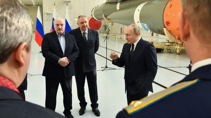 Wladimir Putin und der belarussische Präsident Alexander Lukaschenko 2022 in Russland