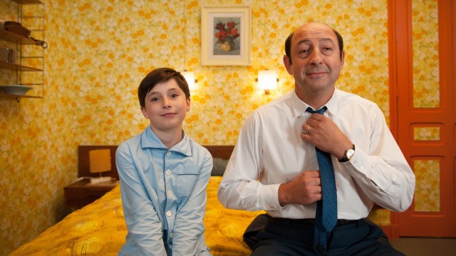 Fernsehtipps für Kinder: Nick (Mathéo Boisselier) erlebt, dass sein Vater (Kad Merad) auch im Urlaub vollkommen unentspannt ist.
