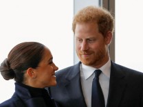 Zerstrittene Royals: Harry und Meghan zu Überraschungsbesuch bei der Queen